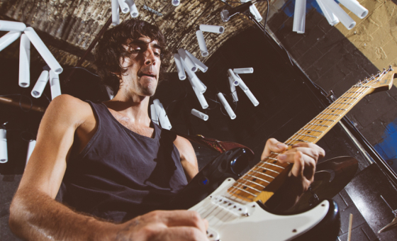 Delicate Steve teaches live online guitar lessons at Lessonface